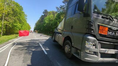 Cysterna śmiertelnie potrąciła rowerzystę. Zaczął się ulatniać gaz