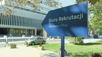 Do dobrej pracy jeden krok. Była matura, teraz czas na wybór uczelni lub studium zawodowego