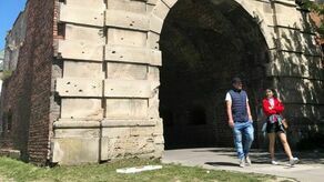 Stara Brama Lwowska powstała pod koniec XVI wieku. 