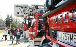 Dzieci lubią strażackie wozy. Piknik w Puławach