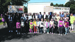 Rodzice uczniów, pracownicy szkoły, uczniowie SP nr 3 oraz innych puławskich szkół. Wszyscy są zgodni co do tego, że nowa sala sportowa i boiska przy Jaworowej powinny powstać jak najszybciej