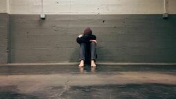 Przerwanie transmisji pokoleniowej depresji w rodzinie jest możliwe. Wymaga jednak zebrania odpowiedniego, rzetelnego wywiadu, obserwacji pokoleniowej, patrzenia na pacjentów przez pryzmat rodziny i jego środowiska