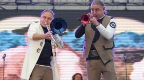 Bracia Golec ze swoim zespołem wyjdą oficjalnie na scenę o godz. 20