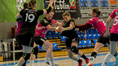 Gabriela Tomczyk (z piłką) to jeden z największych talentów w zespole MKS AZS UMCS Lublin
