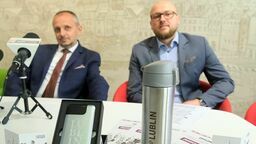 Na turystów, którzy zbiorą punkty czekają nagrody - kubki termiczne i powerbanki