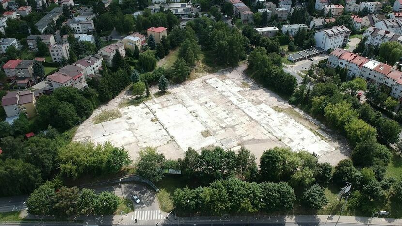 Ostatecznego zatwierdzenia nowego planu zagospodarowania terenów po fabryce wind i przeznaczenia tego terenu pod budowę bloków można się spodziewać na jednym z powakacyjnych posiedzeń Rady Miasta