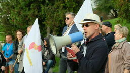 Andrzej Michniewicz na marszu koronasceptyków