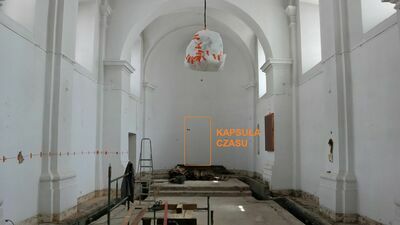 Remontowane wnętrze dawnej cerkwi, z miejscem, gdzie było ukryte przejście 