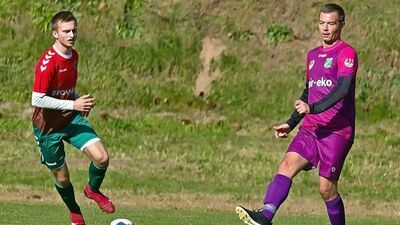 Przemysław Sioma (z prawej) wie, że jego zespół czekają jeszcze dwa ciężkie mecze

