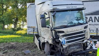Lublin. Nie żyje kierowca volkswagena. Tir nie zatrzymał się przed znakiem „Stop”