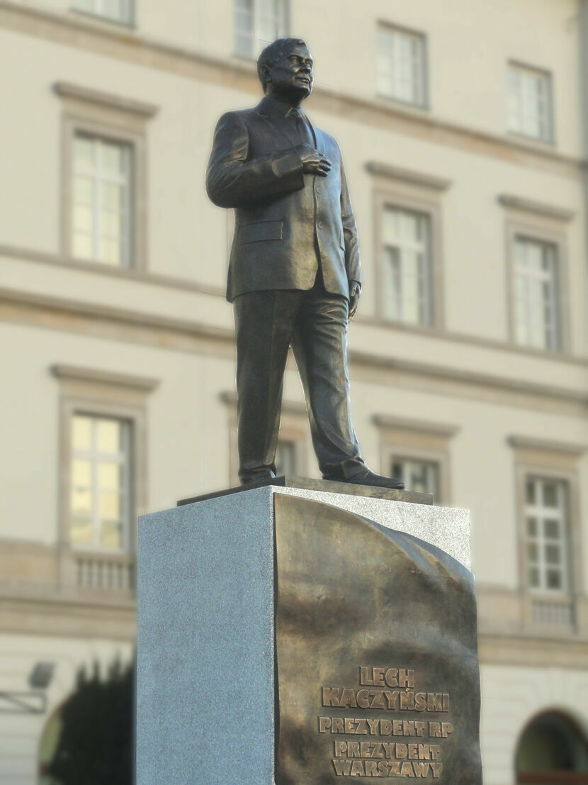 Tak wygląda pomnik Lecha Kaczyńskiego w Warszawie. Projektu lubelskiego pomnika jeszcze nie ma