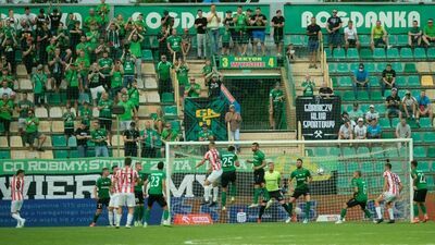 Exodus piłkarzy z Górnika Łęczna. Kibice biją na alarm i piszą o "prezesowej żenadzie"