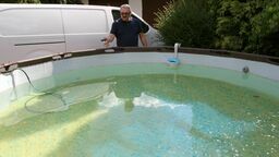 Leszek Gawron to mieszkaniec os. Włostowice, który skarży się na jakość wody dostarczanej przez miejską sieć wodociągów.