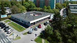 Nowy biurowiec policji ma stanąć w miejscu istniejącej siedziby komisariatu oraz na fragmencie sąsiedniej nieruchomości, o którego przekazaniu na ten cel już w czwartek głosować ma Rada Miasta