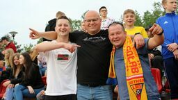 Piłkarskie święto w Gołębiu. Hetman wrócił i zagrał na nowym stadionie [zdjęcia, wideo]