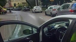 Skoda potrąciła dziewczynkę. 14-latka utknęła pod samochodem