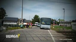 Autobus z dziećmi wjechał na zamknięty przejazd kolejowy. "Przeraziły mnie poglądy niektórych osób"