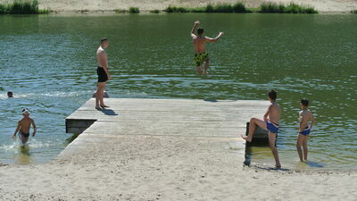 Kąpielisko na skraju lasu już przyciąga plażowiczów [zdjęcia]