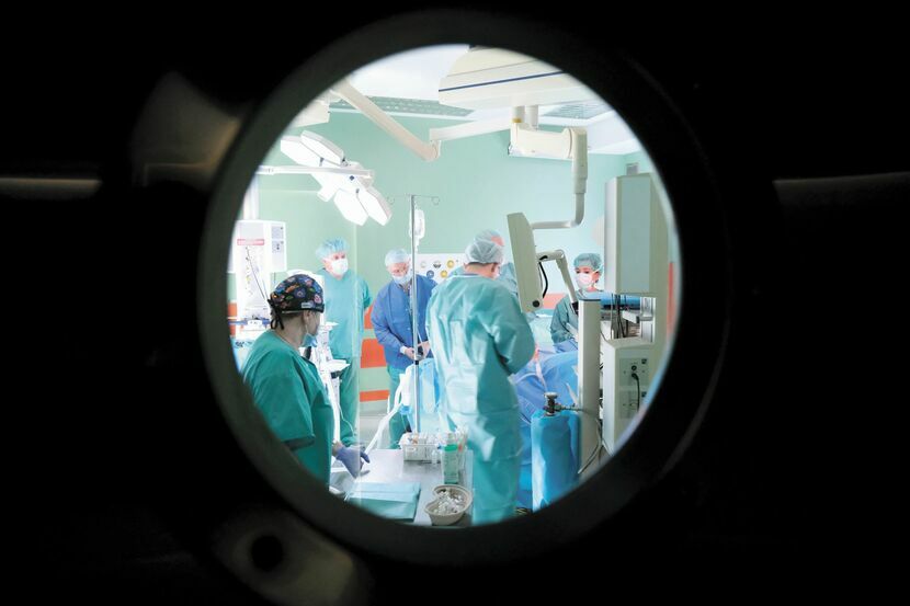 Do tej pory lekarz anestezjolog dyżurował w części szpitala przy Biernackiego na stałe, teraz będzie się pojawiać tylko na planowe zabiegi