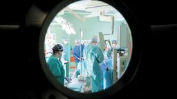 Do tej pory lekarz anestezjolog dyżurował w części szpitala przy Biernackiego na stałe, teraz będzie się pojawiać tylko na planowe zabiegi