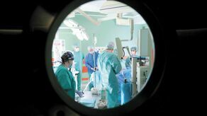 Do tej pory lekarz anestezjolog dyżurował w części szpitala przy Biernackiego na stałe, teraz będzie się pojawiać tylko na planowe zabiegi