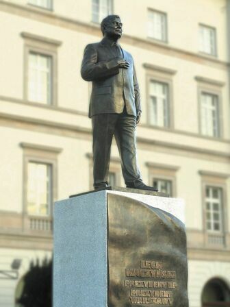 Tak wygląda pomnik Lecha Kaczyńskiego w Warszawie. Projektu lubelskiego pomnika jeszcze nie ogłoszono