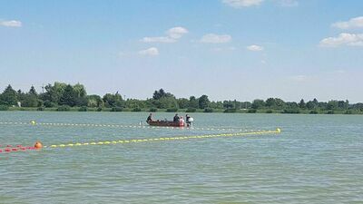 W poszukiwania 17-latka, prowadzone w wodzie i na lądzie, zaangażowali się strażacy z Zamościa, Szczebrzeszyna i Lublina, policjanci, ratownicy WOPR. Użyto psa tropiącego, który doprowadzał przewodnika do lustra wody