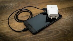 Będzie jeden rodzaj ładowarek do telefonów