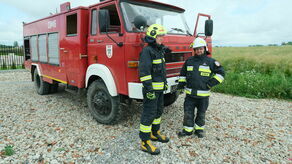 Druhowie z Ignacowa wypompowywali wczoraj wodę z posesji w Romanówce, na której trwa budowa

