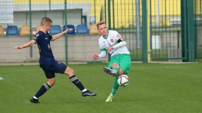 Orlęta Spomlek – Victoria Sulejówek 3:0. Dwa gole w siedem minut