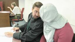 W ostatnim dniu procesu Paweł P. nie chciał zdjąć z głowy bluzy, którą zasłaniał twarz do momentu, aż fotoreporterzy przestali robić zdjęcia