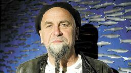 Ważna jest pozytywna energia, kreacja, za ścianą mamy wojnę, jak sobie uświadomisz, ile kosztuje jedna bomba i jakie powoduje zniszczenia, to zaczynasz myśleć, ile za te pieniądze można zrobić pozytywnego dla ludzi. Światło jasnej strony mocy zawsze mi przyświecało – mówi Jarosław Koziara