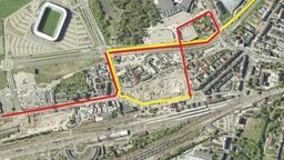 Na zdjęciu jutrzejsza trasa autobusu linii 13 z centrum miasta przez Dworzec Główny PKP w kierunku Czubów. Na żółto zaznaczyliśmy część trasy do dworca, na czerwono tę już za dworcem. Autobus, jadąc w tę stronę, dwukrotnie przejedzie częścią ulic i dwa razy obok tych samych przystanków, ale raz się na nich zatrzyma, a raz nie