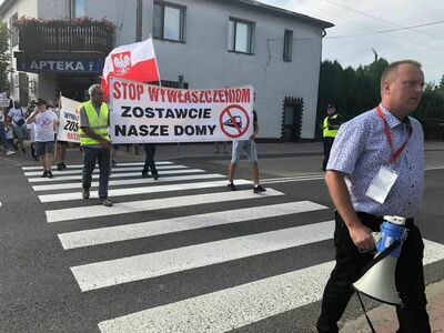 Zablokowali drogę krajową, teraz pojadą do Sejmu. Nie chcą u siebie torów kolejowych do CPK