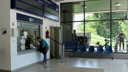 Jeśli chcesz kupić bilet na pociąg, to musisz wziąć urlop