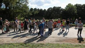 Propozycja tańców w plenerze spodobała się i zamościanom, i turystom.
