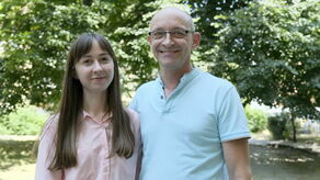 W Polsce jest dobrze, bezpiecznie, komfortowo pod względem pracy i warunków socjalno-bytowych, ale Ukraina to jest mój dom – mówi Natalia Piankowska, na zdjęciu z Jerzym Brożyną. Oboje współpracują w Centrum Wolontariatu pomagając uchodźcom z Ukrainy