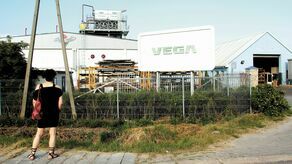 Już od prawie miesiąca sąsiedzi zakładu mają problem z normalnym życiem. Nikt im jeszcze nie pomógł