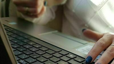 35 tys. zł poszło w... Oszust straszył oszukaną policją