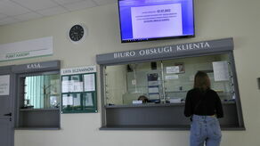 Ci, którzy na egzamin stawili się w czwartek rano, byli odsyłani z kwitkiem. Mogli najwyżej umówić się na nowy termin