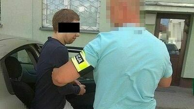 Wpadł niedaleko kryjówki. W mieszkaniu miał "narkotyczne słoiki"