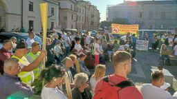 Stanowcze "nie" dla CPK. Kilkaset osób protestowało w Zamościu [zdjęcia]
