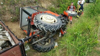 Traktor przygniótł kobietę. Trzeba było wezwać śmigłowiec