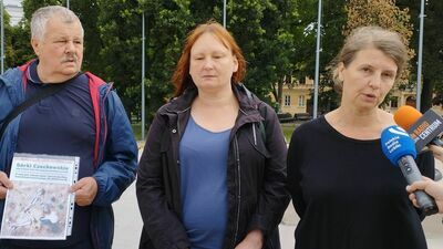 O odpowiedzi z Parlamentu Europejskiego w sprawie petycji dotyczącej górek czechowskich poinformowali na dzisiejszej konferencji prasowej aktywiści sprzeciwiający się zabudowie dawnego poligonu: Adam Łukasik, Urszula Chłopicka i Magdalena Nosek