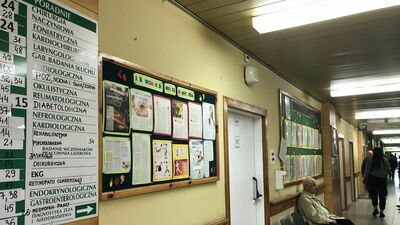 Najpierw trzeba czekać na termin wizyty, a później jeszcze w kolejce przed gabinetem.