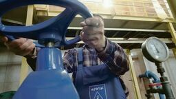 Woda płynąca lubelskimi wodociągami przechodzi regularne badania i obecnie jest w pełni przydatna do spożycia, także na surowo