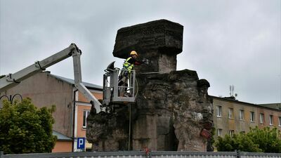 Nowy pomnik stanie przy ul. Czworobok w miejscu rozebranego niedawno monumentu przedstawiającego polskich i sowieckich żołnierzy.