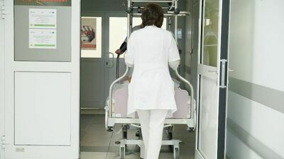 W szpitalach mieli zarabiać więcej. A jest dramat