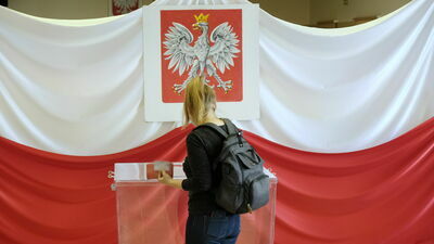 Gdyby faktycznie wybory samorządowe zostały przesunięte o kilka miesięcy, zarówno radni jak i wójtowie, burmistrzowie czy prezydenci nie mieliby powodów do zmartwień: na jesieni zeszłego roku ich pobory znacząco wzrosły, niektórych nawet prawie dwukrotnie