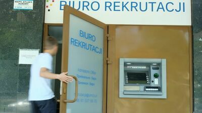 2280 zł miesięcznie przez całe studia. Ale trzeba podpisać zobowiązanie